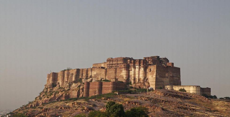 https://d3r8gwkgo0io6y.cloudfront.net/upload/mehrangarh fort980x500.jpg